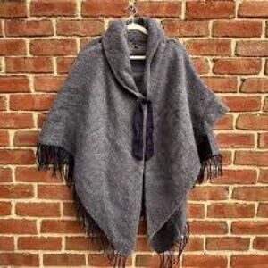 Ann Taylor Blue Textured Knit Poncho